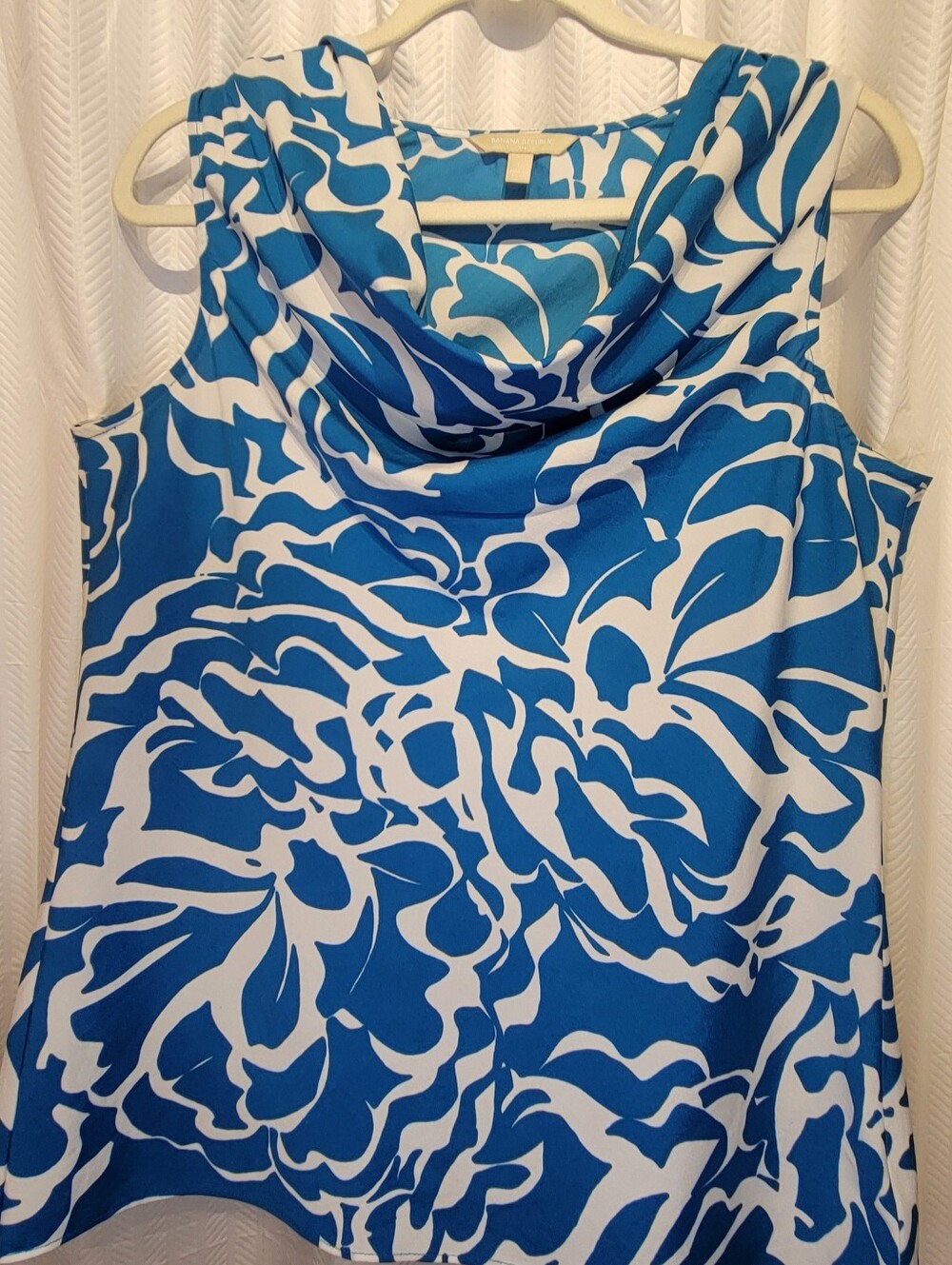 Banana Republic Blue and White Abstract Print Sleeveless Top
